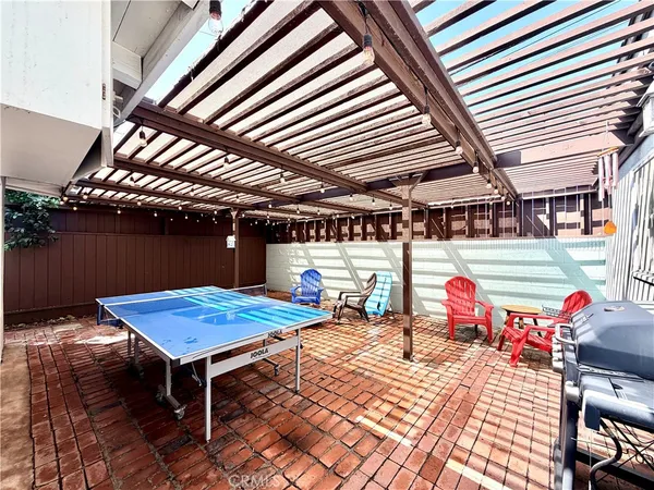 $967,000 | 2925 Knoxville Avenue, Long Beach, CA 90815