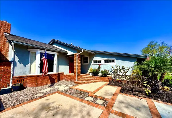 $967,000 | 2925 Knoxville Avenue, Long Beach, CA 90815