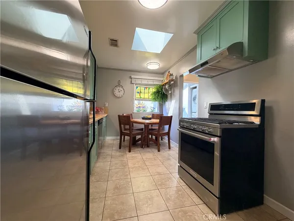 $967,000 | 2925 Knoxville Avenue, Long Beach, CA 90815