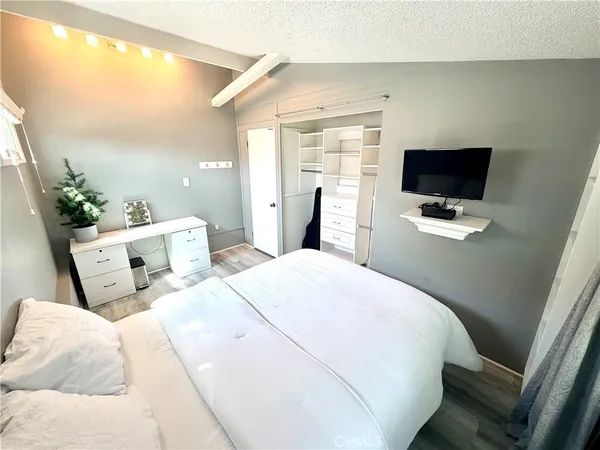 $967,000 | 2925 Knoxville Avenue, Long Beach, CA 90815