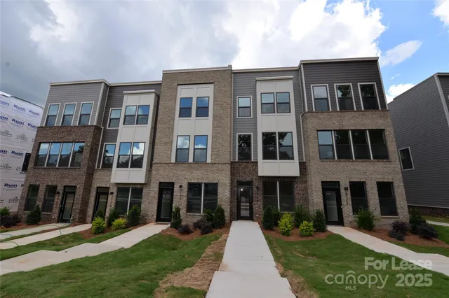 $2,300 | 3724 Ellington Street, Charlotte, NC 28211