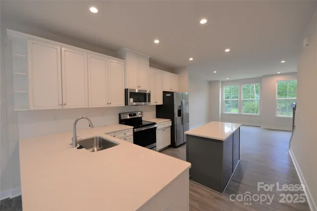 $2,300 | 3724 Ellington Street, Charlotte, NC 28211