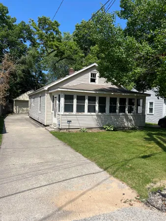 $115,900 | 207 Coolidge Drive, Bay City, MI 48706