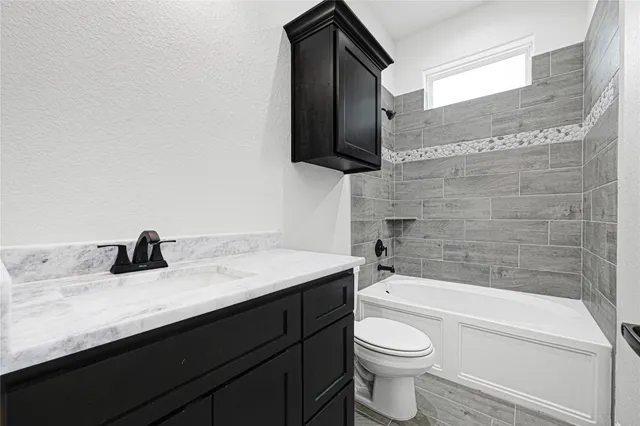 $365,000 | 509 Little Spg Court, Anahuac, TX 77514