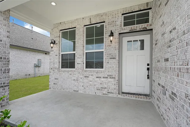 $365,000 | 509 Little Spg Court, Anahuac, TX 77514