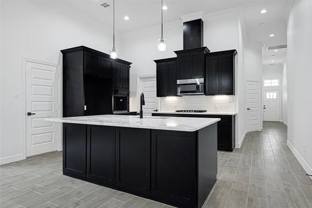 $365,000 | 509 Little Spg Court, Anahuac, TX 77514