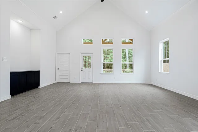 $365,000 | 509 Little Spg Court, Anahuac, TX 77514