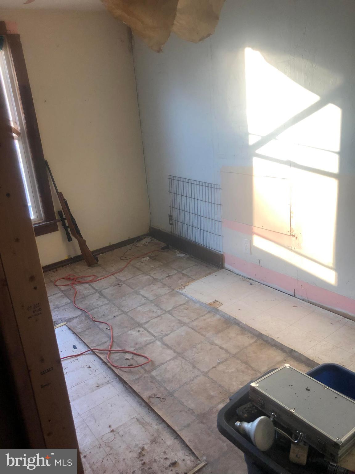 422 Bull Run Road Wrightsville, PA 17368 - Photo 12 of 46 a view of an empty room and window