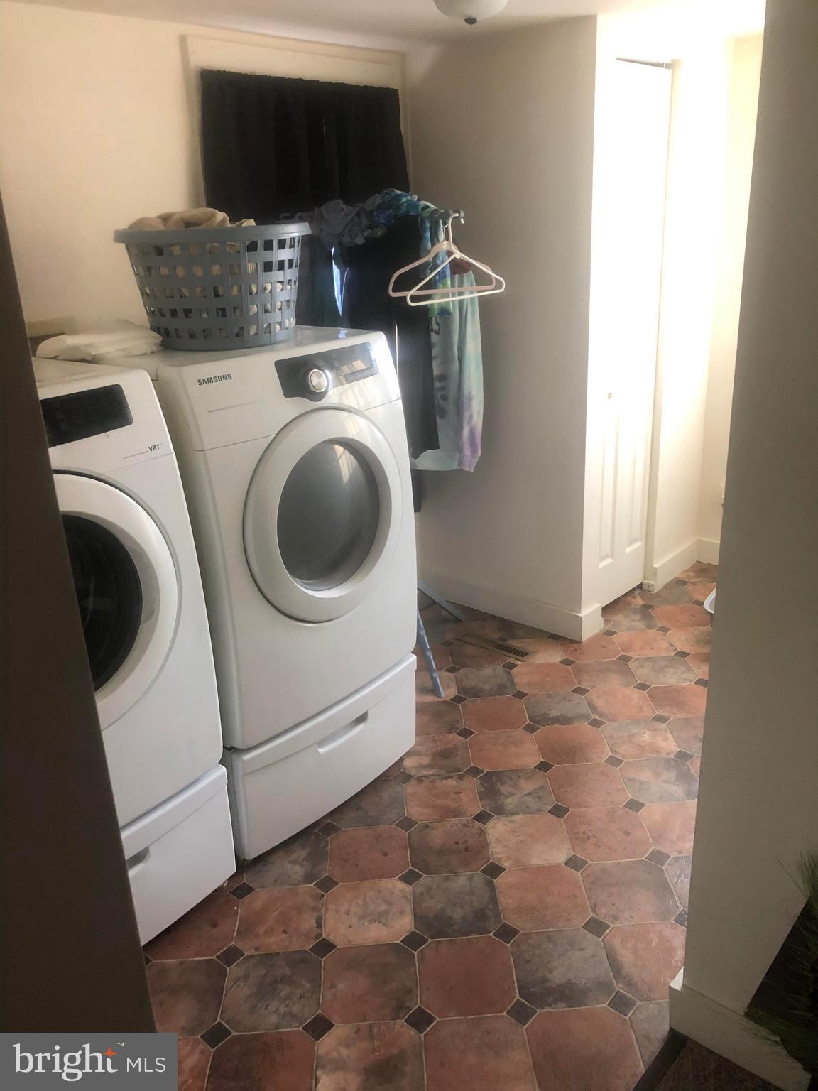 422 Bull Run Road Wrightsville, PA 17368 - Photo 6 of 46 a utility room with dryer and washer