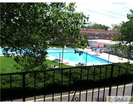 172 Evergreen Road, Unit 11B Edison, NJ 08837 - Photo 8 of 9 Gallery Image 8