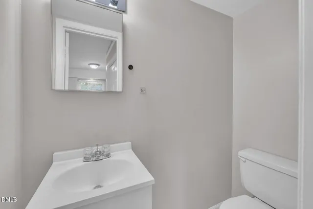 $1,550 | 1227 Jamestown Court, Cary, NC 27511