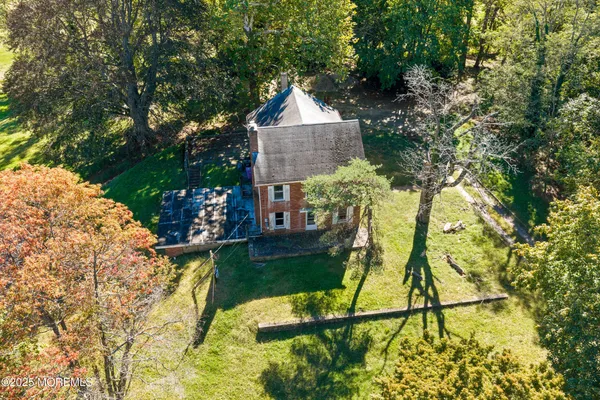 a view of a yard