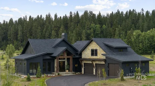 $1,985,000 | 11 Larkspur Circle, McCall, ID 83638