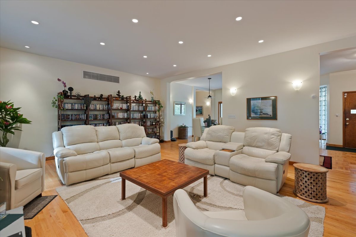 3464 Old Mill Road North Highland Park, IL 60035 - Photo 11 of 64