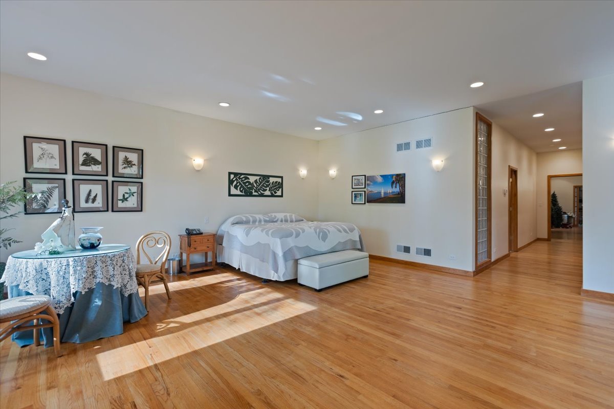 3464 Old Mill Road North Highland Park, IL 60035 - Photo 22 of 64 a living room with furniture and a wooden floor