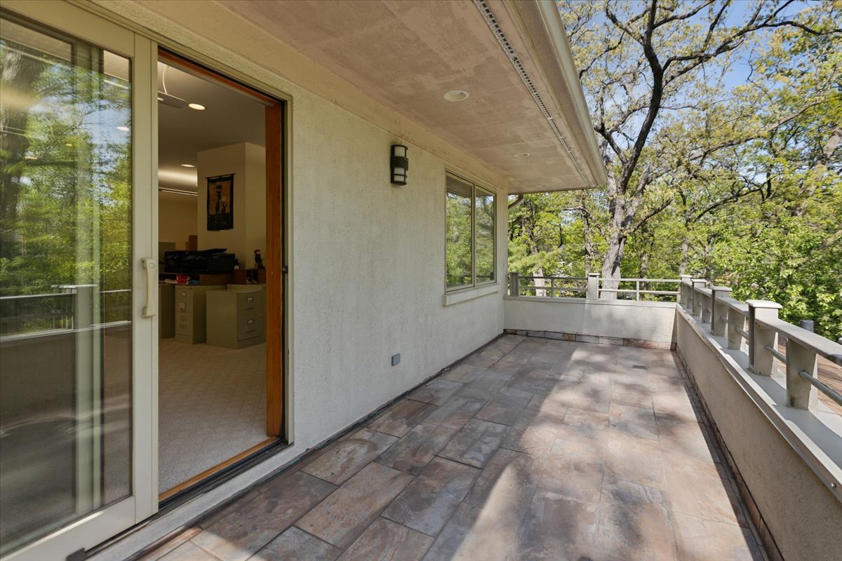 3464 Old Mill Road North Highland Park, IL 60035 - Photo 37 of 64 a view of a porch