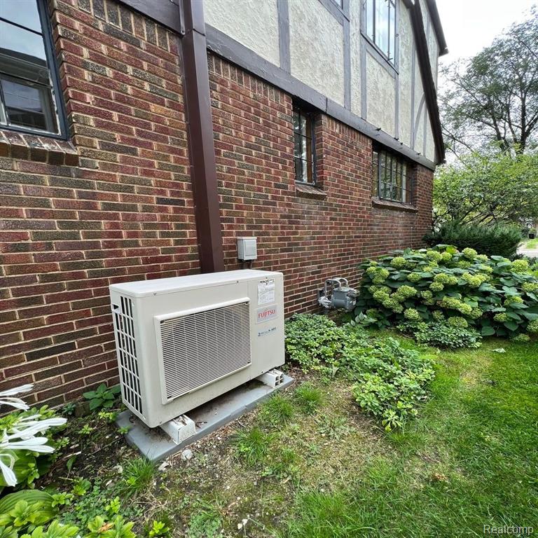 262 Fisher Road Grosse Pointe Farms, MI 48230 - Photo 39 of 47