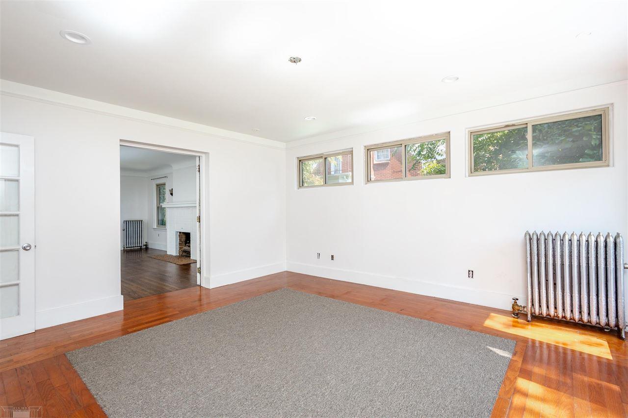 253 Moross Road Grosse Pointe, MI 48236 - Photo 9 of 43 50052295-8.JPG
