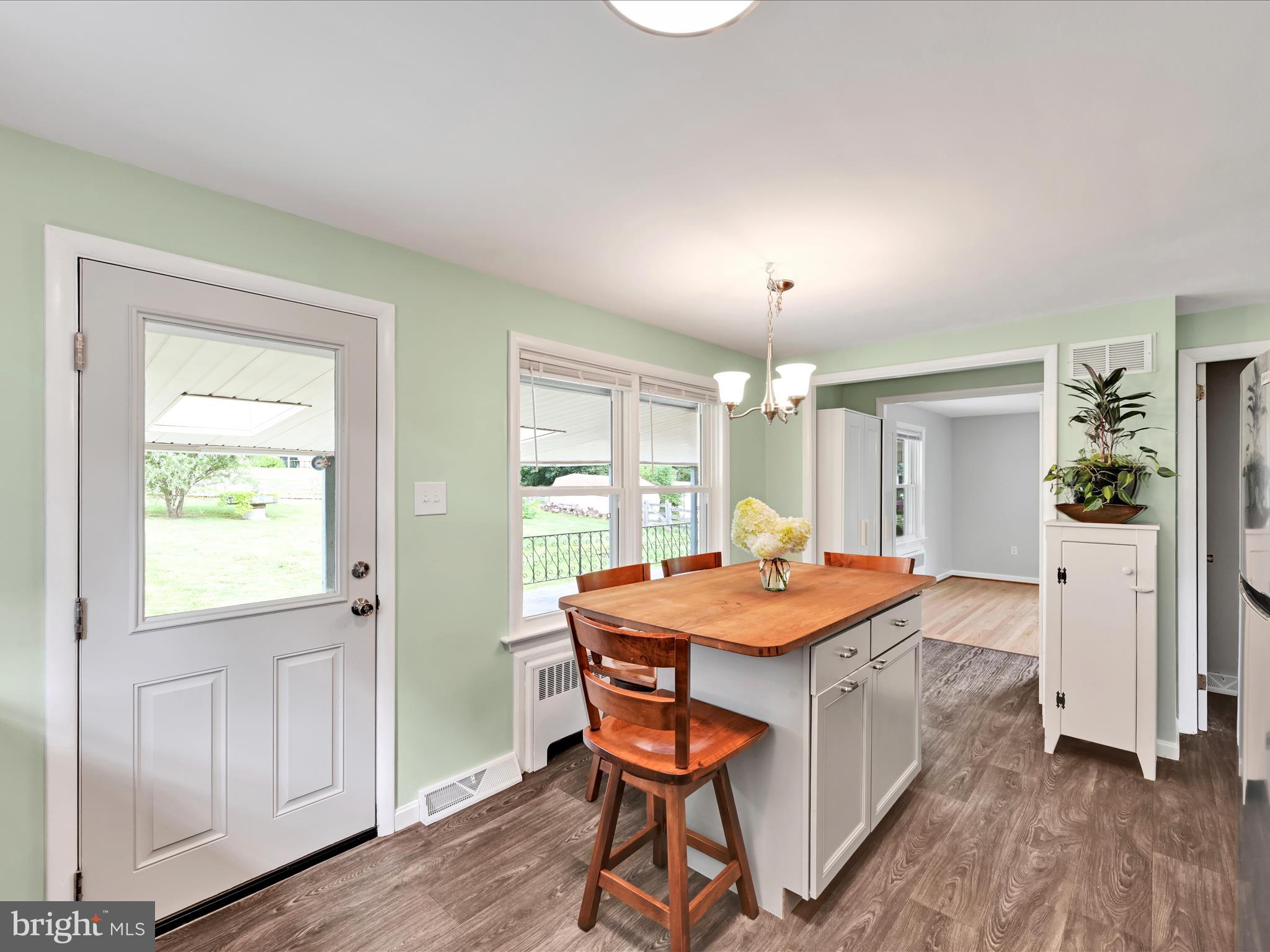 1774 Sammar Road Lancaster, PA 17601 - Photo 13 of 38 a dining room with a table and chairs