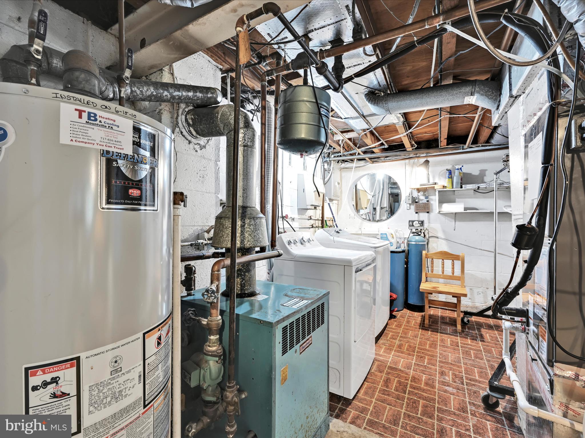 1774 Sammar Road Lancaster, PA 17601 - Photo 27 of 38 a utility room with dryer and washer