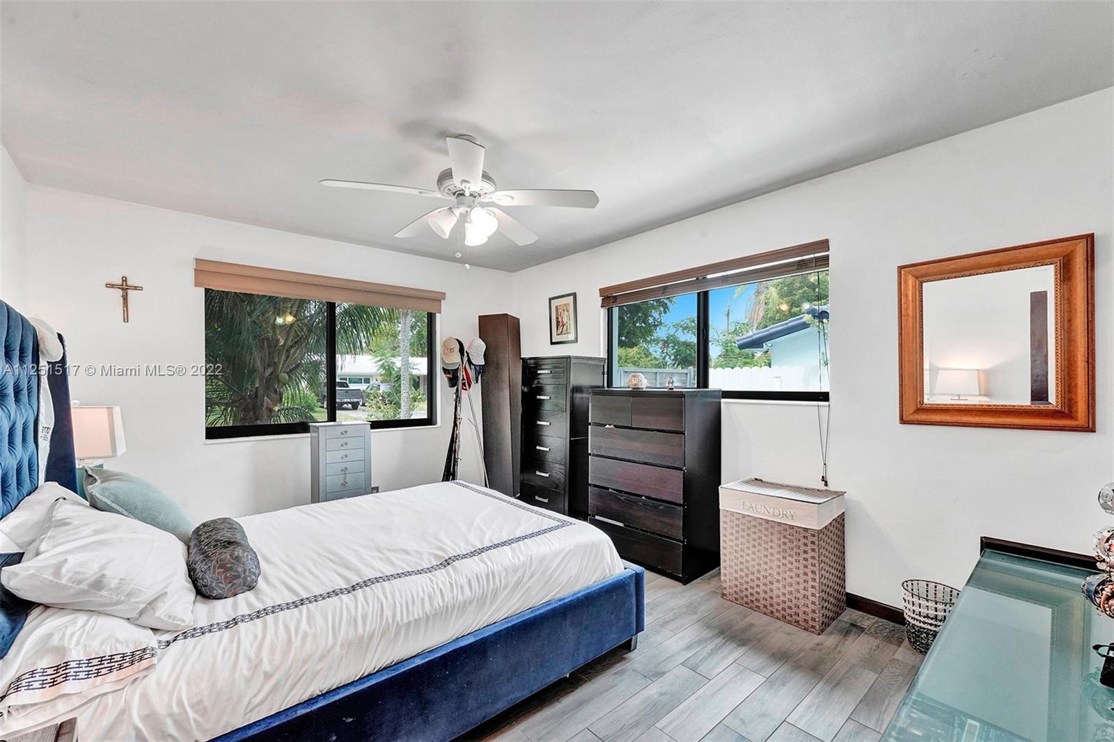 480 Northwest 88th Terrace El Portal, FL 33150 - Photo 10 of 46