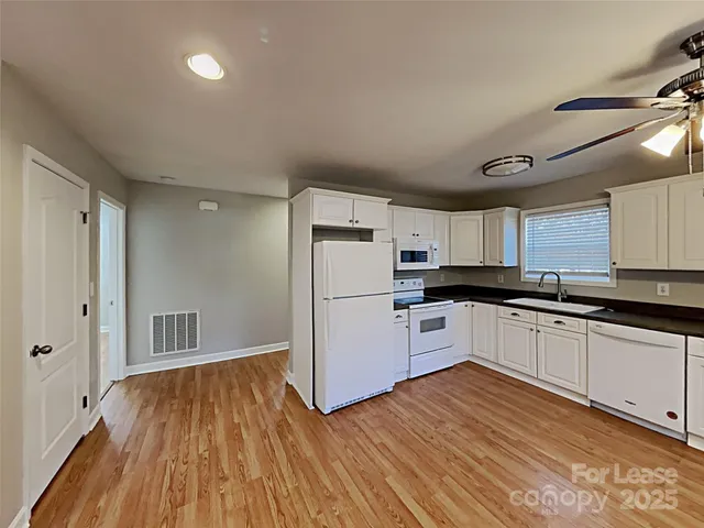 $1,995 | 810 Caldwell Street, Belmont, NC 28012