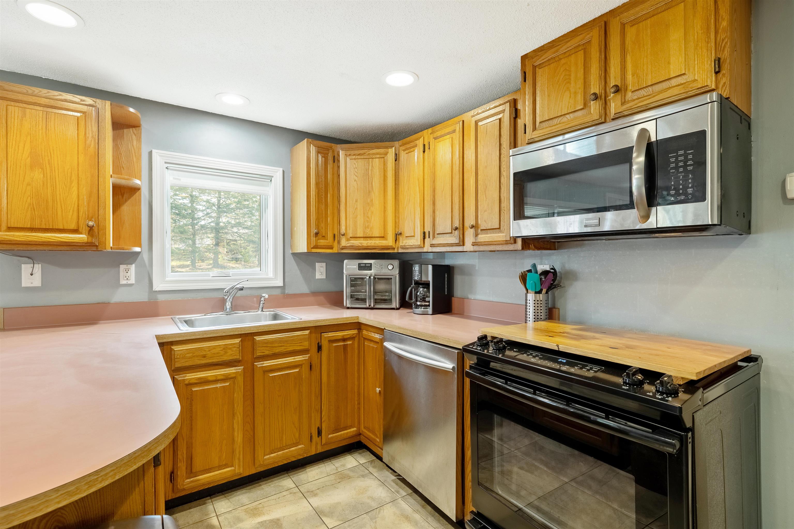 73 Cedar Drive Sheldon, VT 05483 - Photo 12 of 40