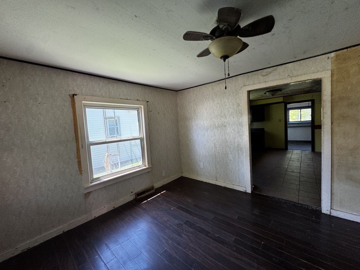 1175 North Jackson Street Bushnell, IL 61422 - Photo 5 of 14
