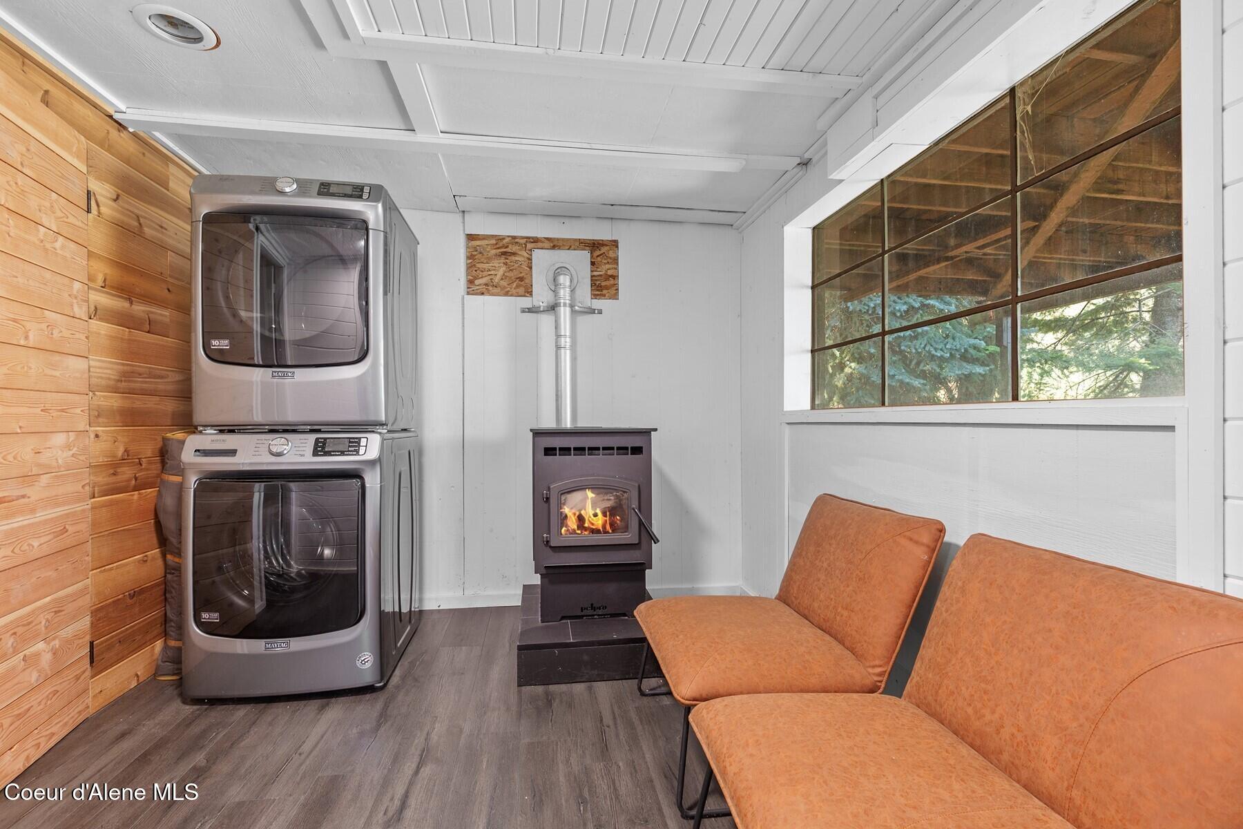 3639 East Tobler Road Hayden, ID 83835 - Photo 16 of 38 Laundry and Pellett Stove