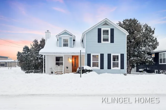 $275,000 | 326 South Street, Spring Lake, MI 49456