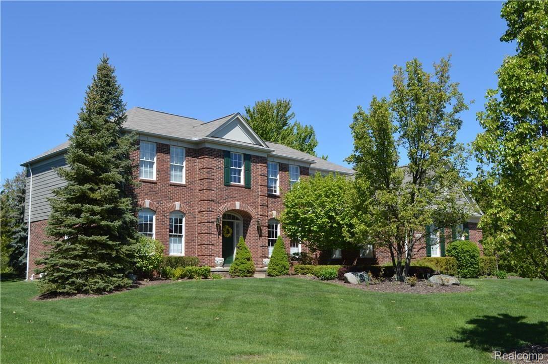 2462 Selkirk Street Rochester, MI 48306 - Photo 1 of 41 selkirk spring_1.JPG