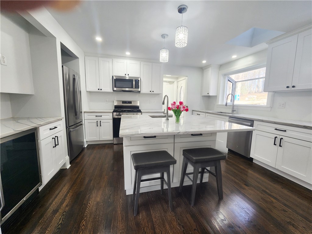 599 Harris Avenue Woonsocket, RI 02895 - Photo 4 of 48 Gallery Image 4