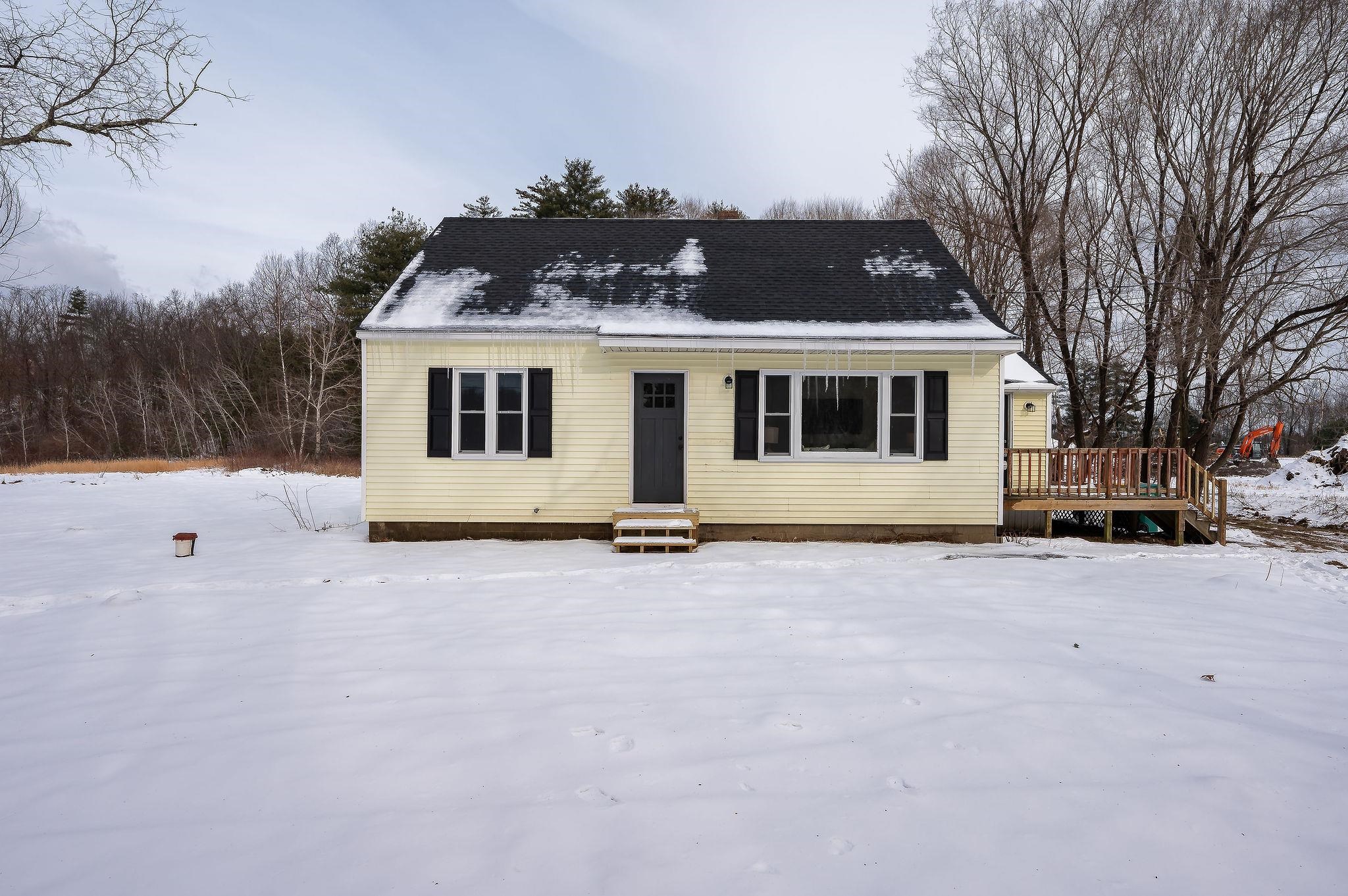 141 Flagg Road Rochester, NH 03839 - Photo 2 of 39