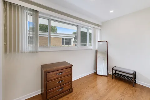 $3,250 | 370 Park Avenue, Unit E, Highland Park, IL 60035