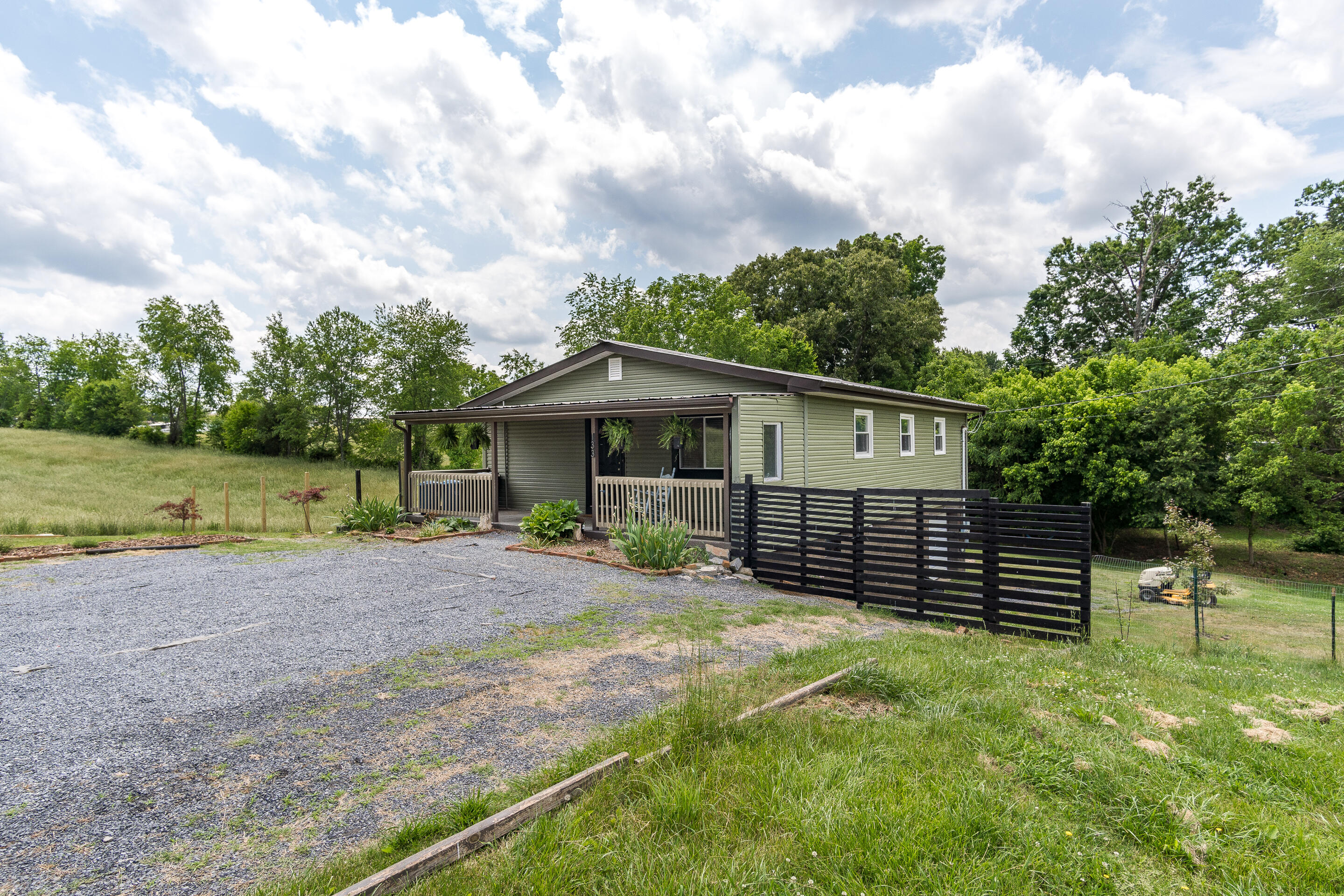 133 Kitzmiller Road Gray, TN 37615 - Photo 7 of 40 exterior-9