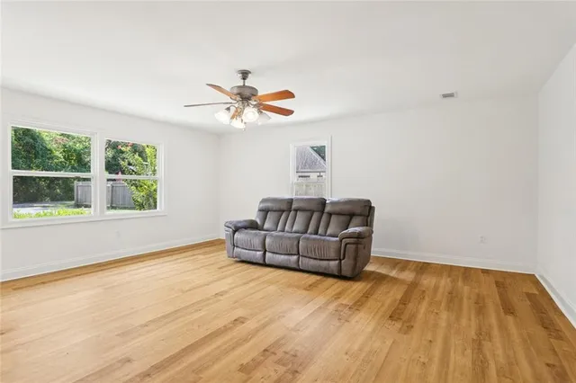 $3,000 | 304 West 6th Avenue, Covington, LA 70433