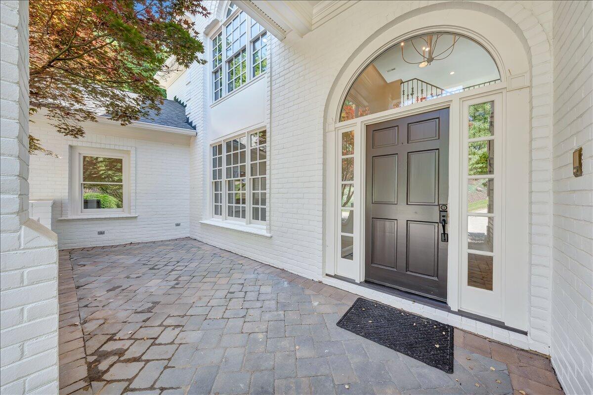 5322 Fox Den Road Roanoke, VA 24018 - Photo 2 of 82 093-MIB08140