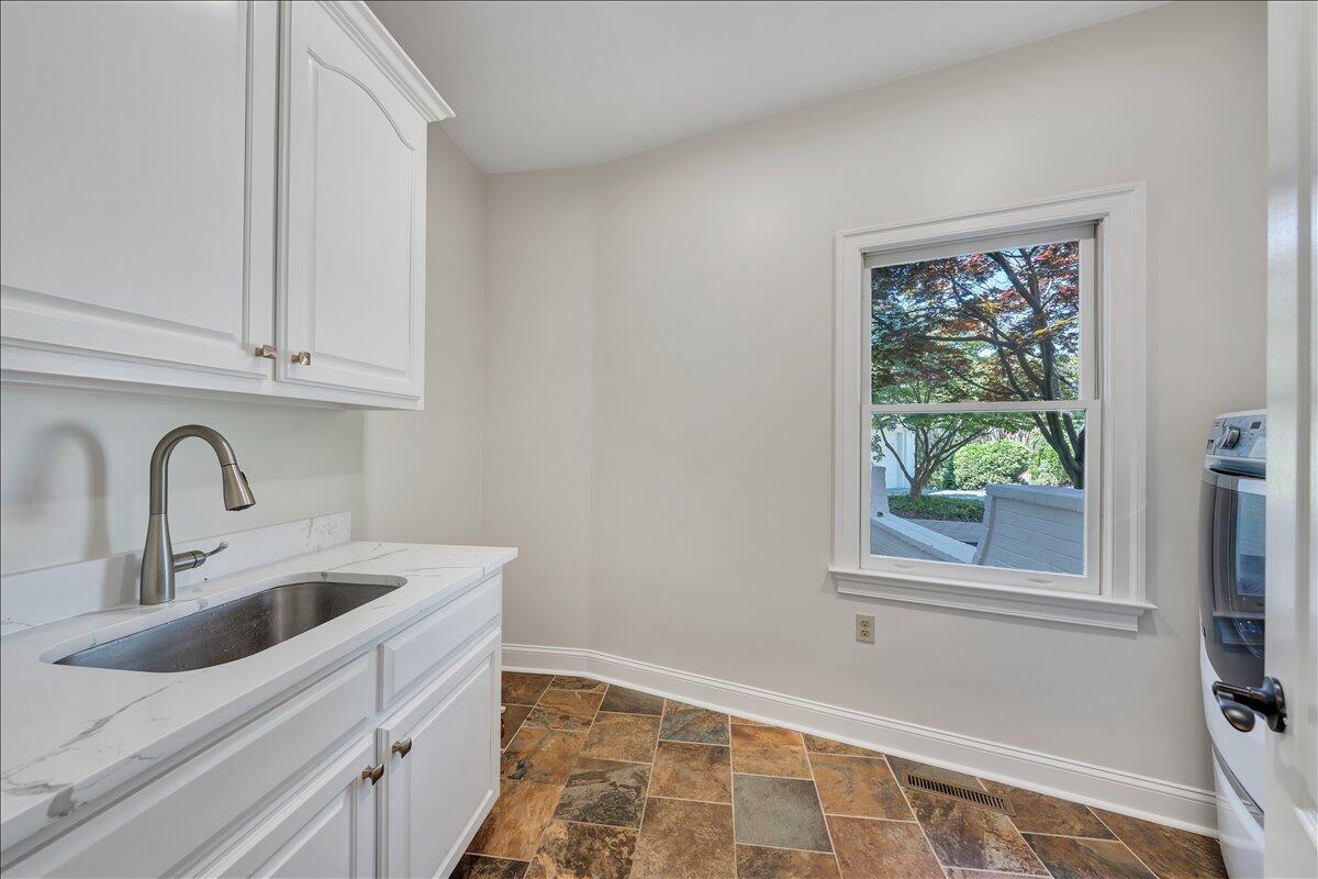 5322 Fox Den Road Roanoke, VA 24018 - Photo 36 of 82 049-MIB07954