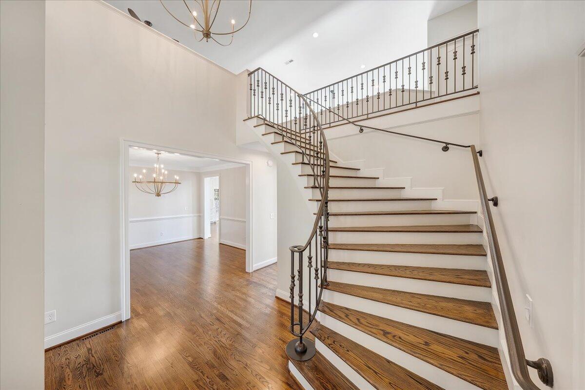 5322 Fox Den Road Roanoke, VA 24018 - Photo 4 of 82 003-MIB07987