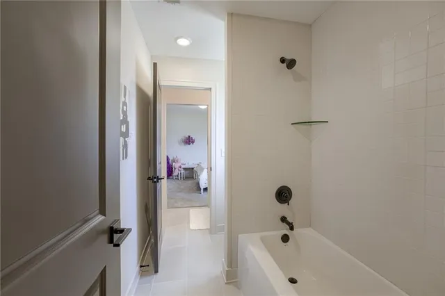 $769,900 | 13504 Terrace Park Drive, Parkville, MO 64152