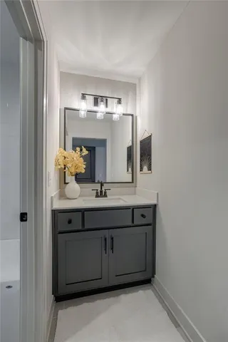 $769,900 | 13504 Terrace Park Drive, Parkville, MO 64152