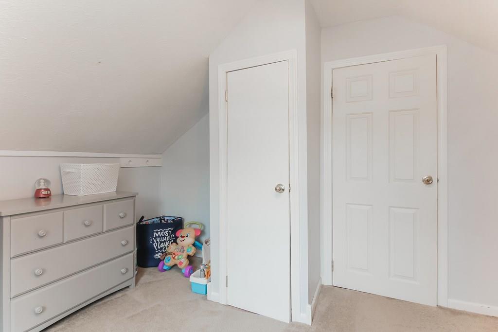 114 Winton Street Springfield, MA 01118 - Photo 13 of 29