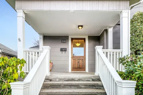 $1,500,000 | 2830 33rd Avenue South, Seattle, WA 98144