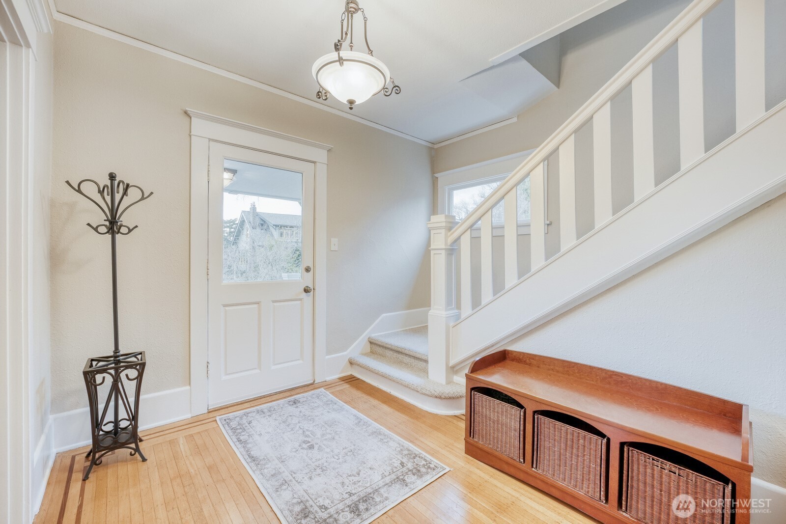 2830 33rd Avenue South Seattle, WA 98144 - Photo 4 of 29