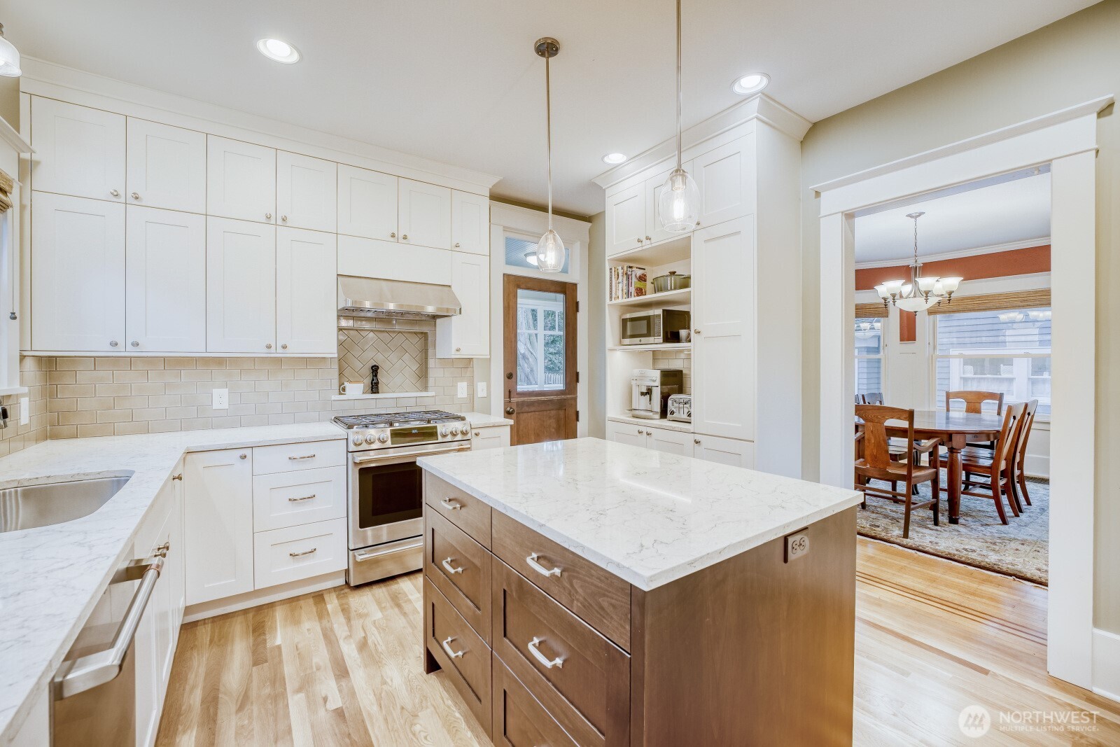 2830 33rd Avenue South Seattle, WA 98144 - Photo 9 of 29