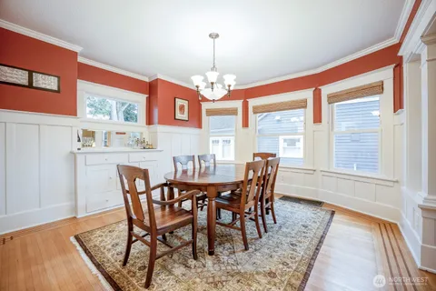 $1,500,000 | 2830 33rd Avenue South, Seattle, WA 98144