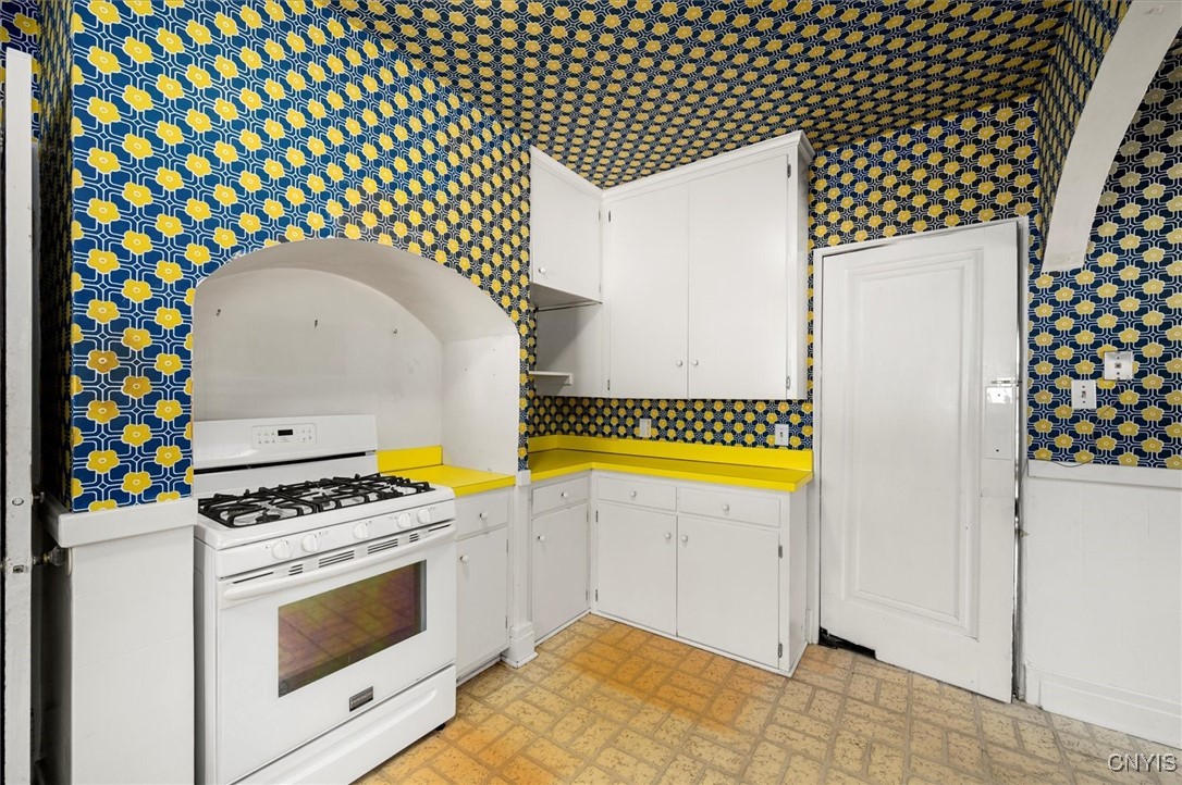 310 Barrington Road Syracuse, NY 13214 - Photo 16 of 39