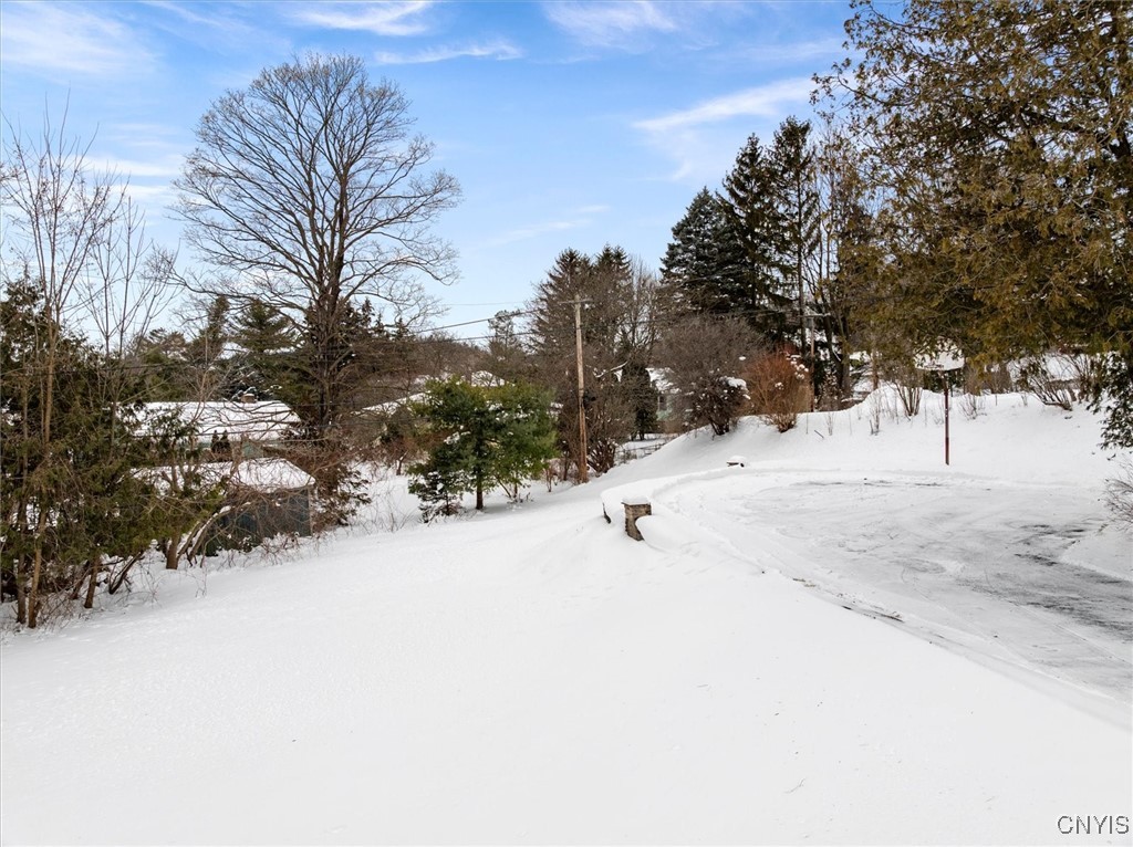 310 Barrington Road Syracuse, NY 13214 - Photo 7 of 39