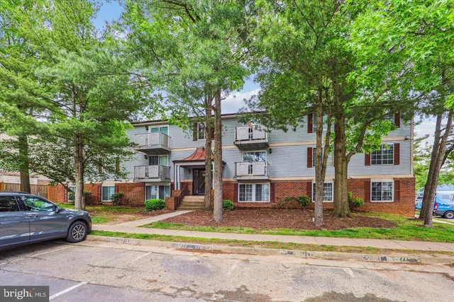$1,950 | 4420 A Groombridge Way, Unit 29/20A, Alexandria, VA 22309