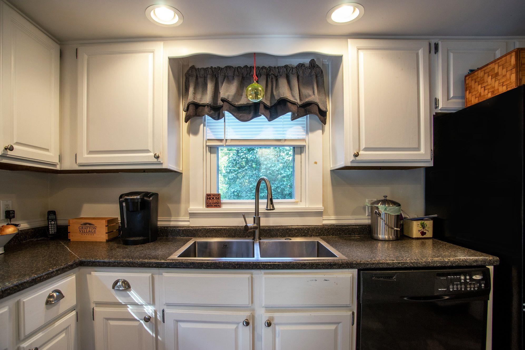 1605 West River Road Dummerston, VT 05301 - Photo 3 of 27